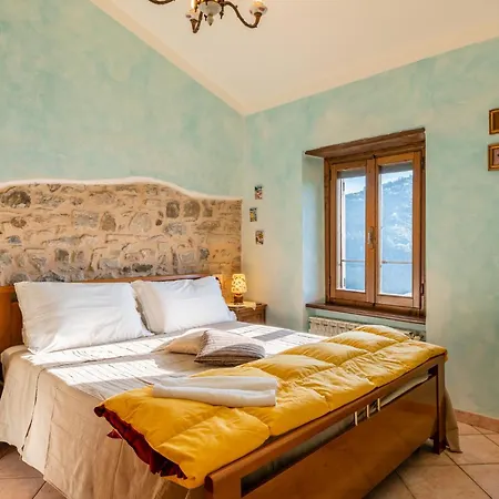 Il Belvedere Sulla Valle House Πέσια